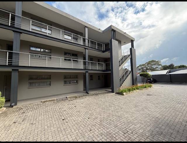 2 BEDROOM PROPERTY TO RENT IN SANDHURST